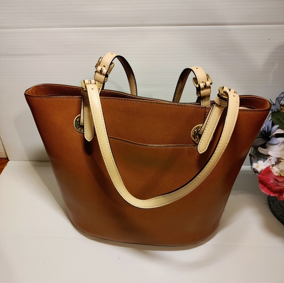 Michael Kors Camel Tote Handbag Saffiano Leather Medium - Picture 2 of 10